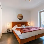 Apartment Casiola - Cozy A Stone's Throw From The *